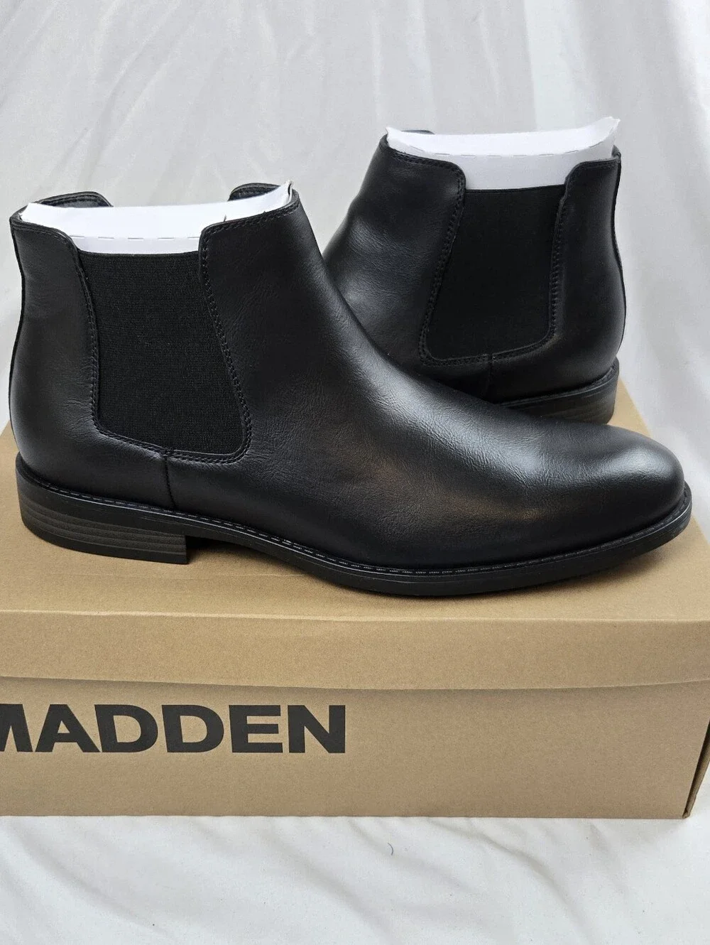 Madden Maxxin Men's Chelsea Boots Black Size 11 M New in Box